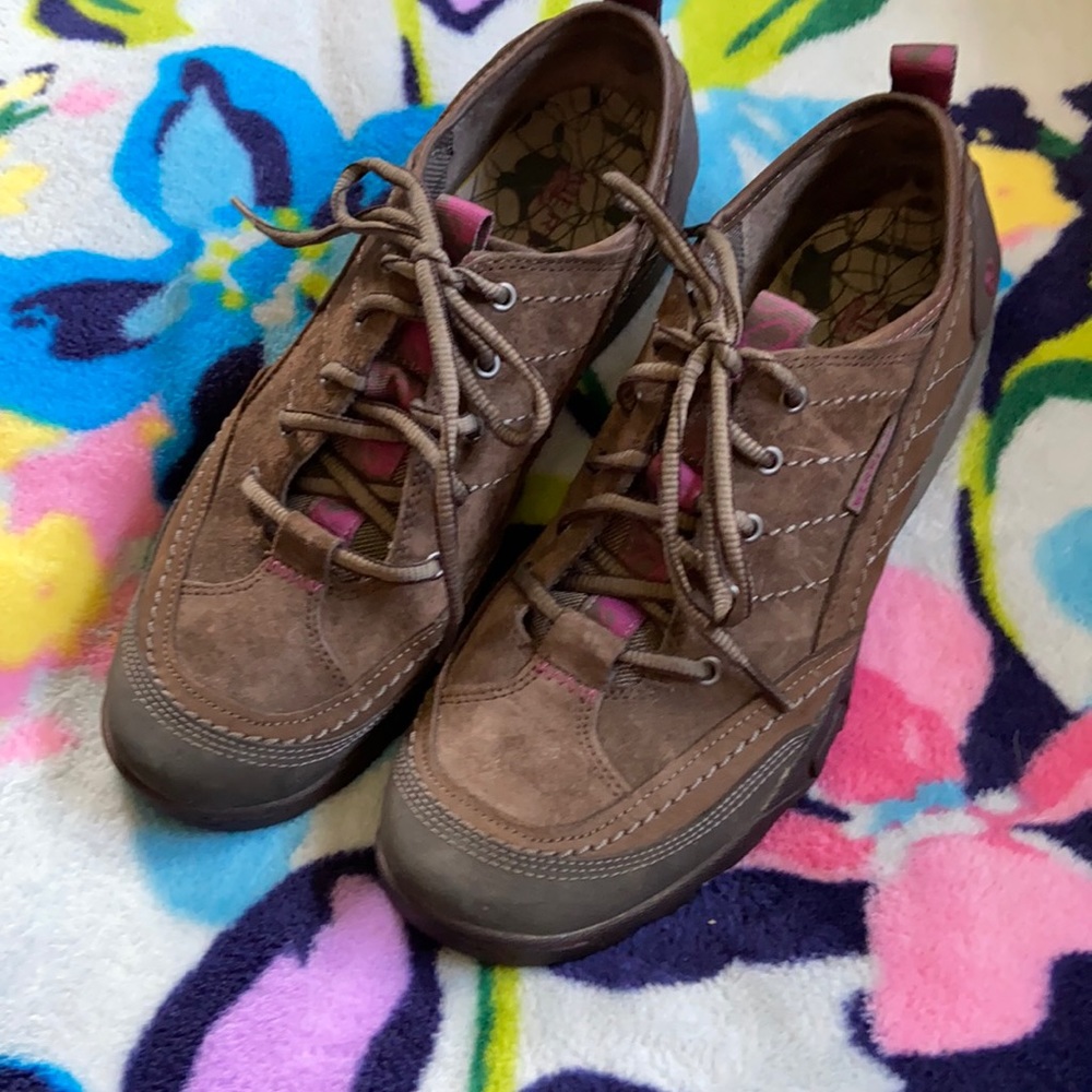 Merrell women’s shoes size 9.5 like new